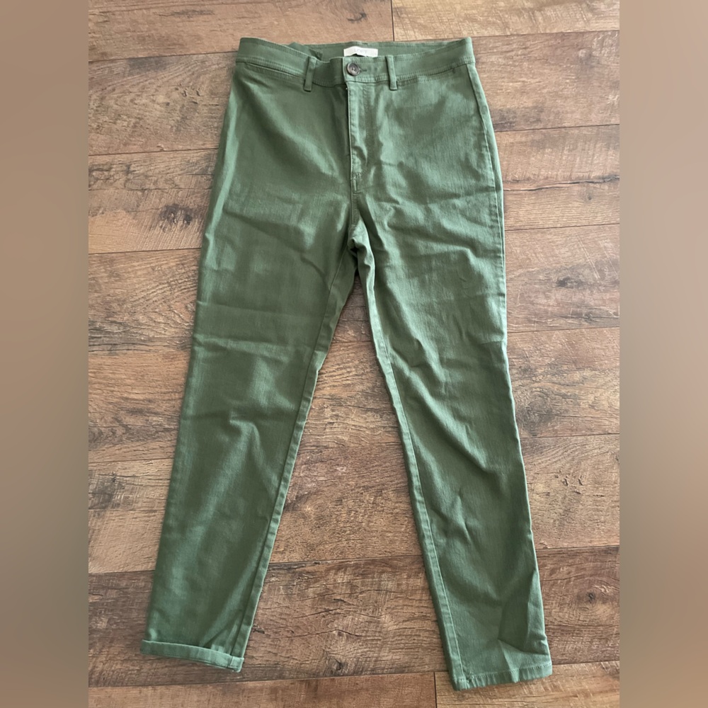 LOFT Olive Green Women’s Trousers size 6
